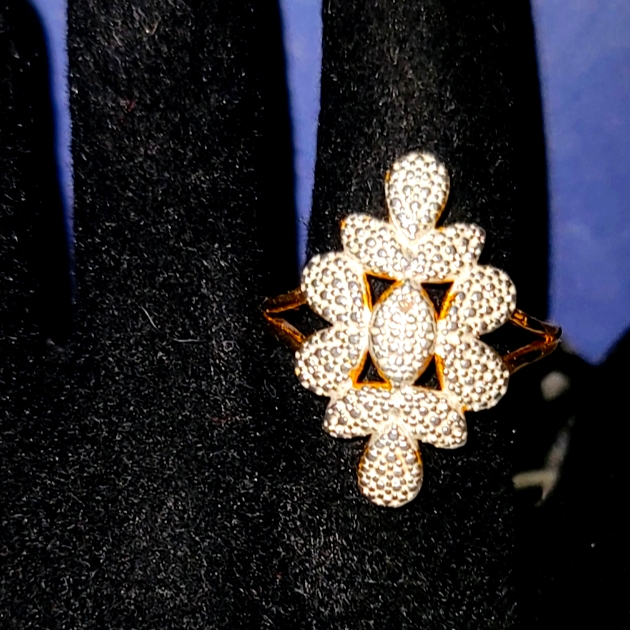 Elegant Silver Leaf Ring 18$